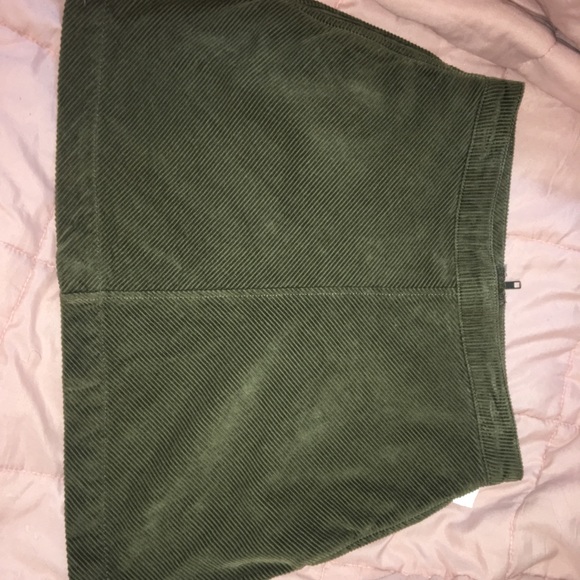 Olive green corduroy skirt from Nordstrom - Picture 2 of 5